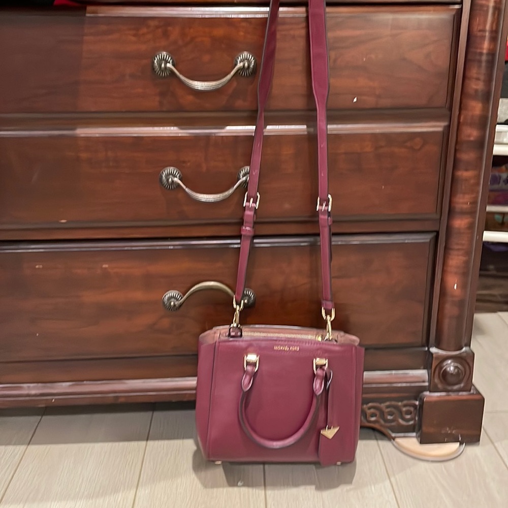 Michael kors crossbody